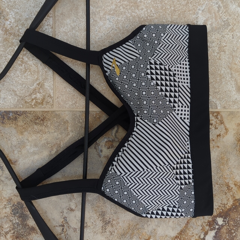 Small Black and White Brooks Sports Bra